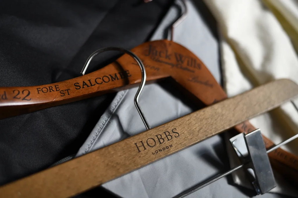 Coat hanger accessories packaging